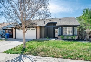 4240 Ardwell Way in Sacramento, CA - Building Photo
