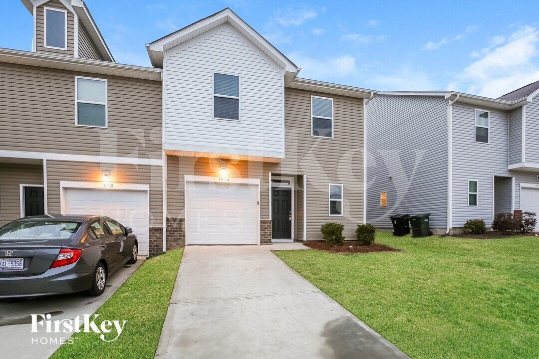 10736 Rivergate Dr NW in Huntersville, NC - Foto de edificio