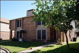 2205 Chase Ct in Arlington, TX - Building Photo - Building Photo