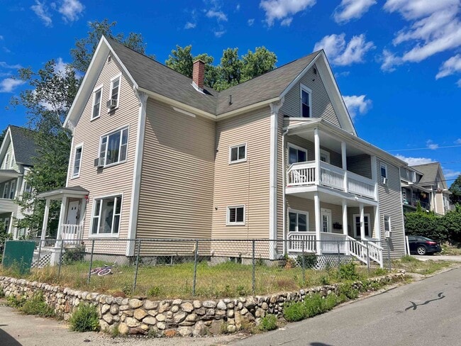 11 Liberty St in Manchester, NH - Foto de edificio - Building Photo