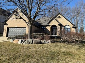 1809 Cloverdale Dr in Rochester, MI - Building Photo
