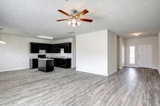 2811 Silver Charm in Houston, TX - Building Photo - Building Photo