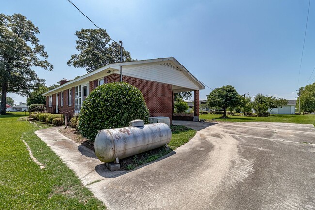 2342 Big Daddy's Rd in Pikeville, NC - Building Photo - Building Photo