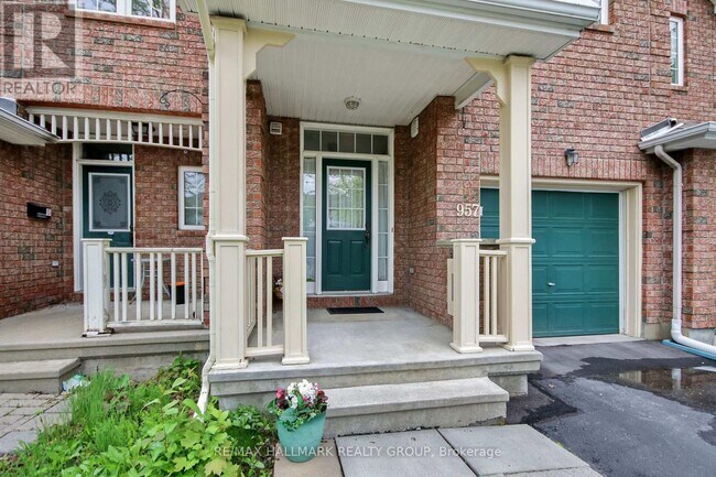 957 Lucille Way in Ottawa, ON - Building Photo - Building Photo