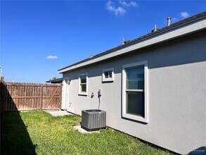 12 Kentucky St in Alton, TX - Building Photo - Building Photo