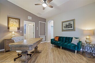9120 Spanish Moss Way in Bonita Springs, FL - Building Photo - Building Photo