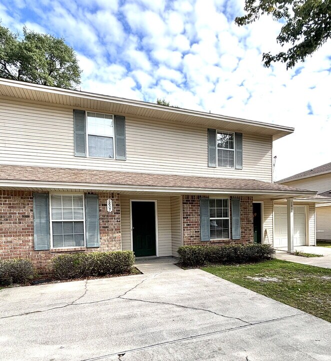 1807 Treeline Ct in Fort Walton Beach, FL - Building Photo