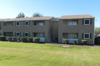 Napa Place Apartments in Peoria, AZ - Building Photo - Building Photo