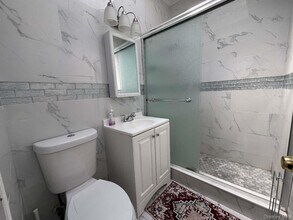 33-12 24th Ave in Queens, NY - Building Photo - Building Photo