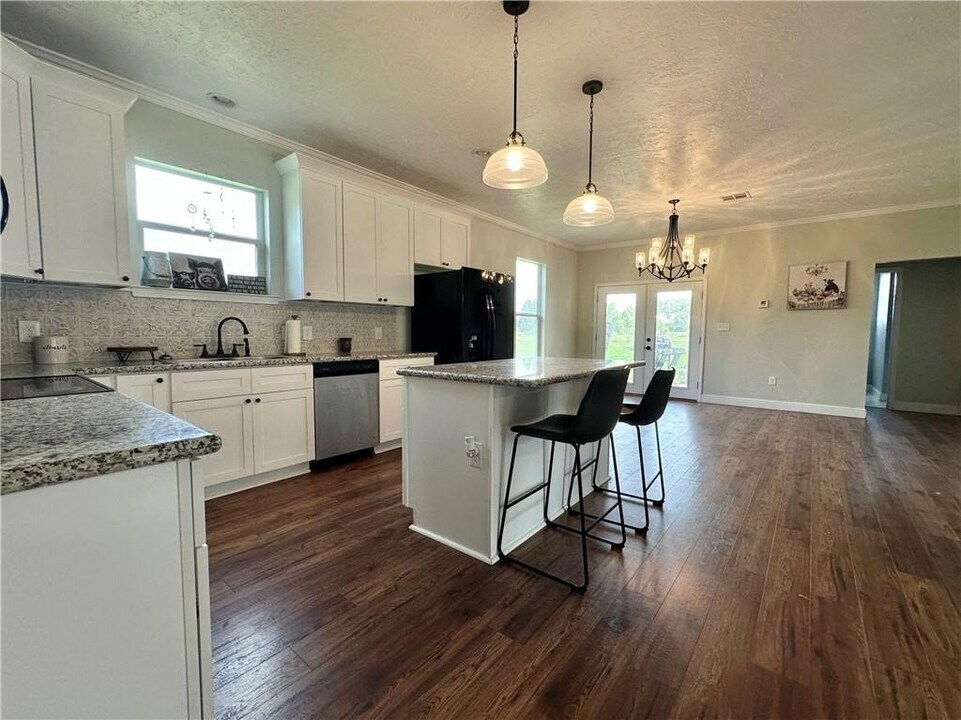 24473 Timbercrest Dr in Franklinton, LA - Foto de edificio