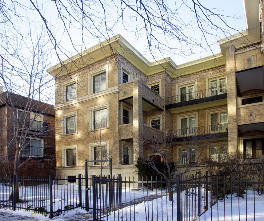 4338 N Clarendon Ave in Chicago, IL - Building Photo