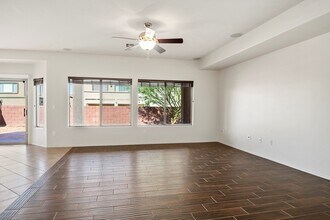 9230 S Big Tree Ln in Tucson, AZ - Building Photo - Building Photo