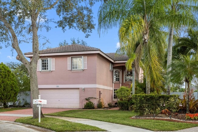 192 SW 204th Ave in Pembroke Pines, FL - Building Photo - Building Photo