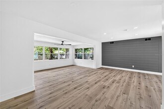 2141 Indian Ave S in Belleair Bluffs, FL - Building Photo - Building Photo