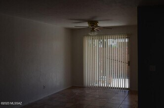 961 Vía Terrado in Tucson, AZ - Building Photo - Building Photo