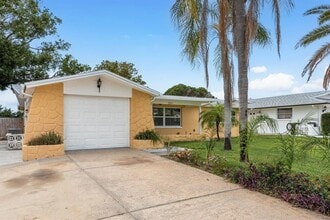 3511 Calera Dr in New Port Richey, FL - Building Photo - Building Photo