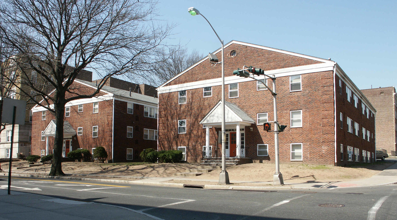 75-81 N Arlington Ave in East Orange, NJ - Building Photo