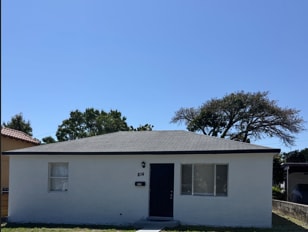 property at 814 39th St