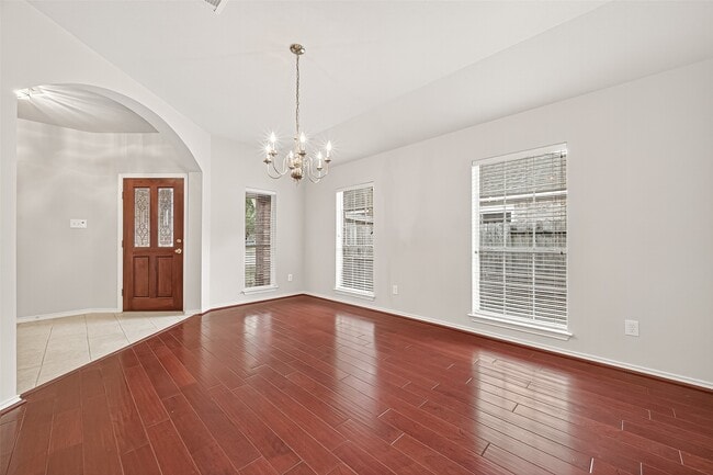 property at 26414 Suffield Glen Ln