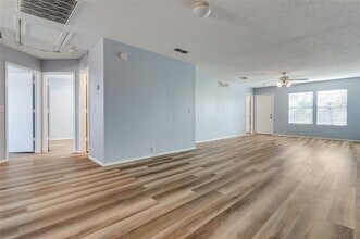 1338 Hardned Ln in Dallas, TX - Building Photo - Building Photo