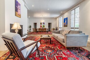 111 W Charlton St in Savannah, GA - Building Photo