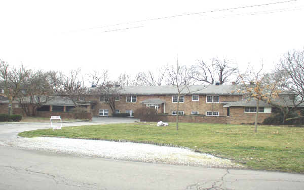 2827 Charing Rd in Columbus, OH - Building Photo