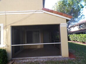 1620 Cetona Dr in Boynton Beach, FL - Foto de edificio - Building Photo