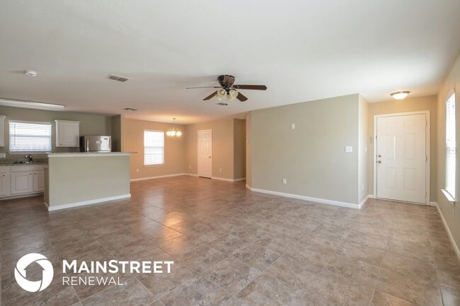 5831 Blonde Canyon in San Antonio, TX - Building Photo - Building Photo