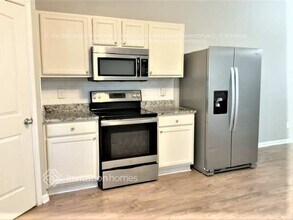 227 Bandelier Cir in Hampton, GA - Building Photo - Building Photo