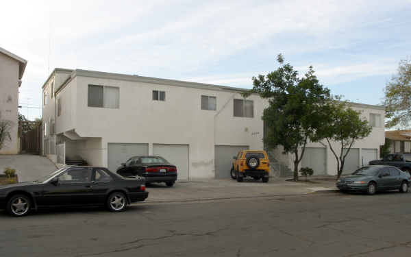 4270 47th St in San Diego, CA - Foto de edificio - Building Photo