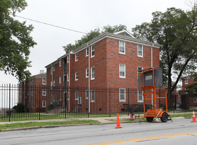 Chouteau Courts in Kansas City, MO - Building Photo - Building Photo