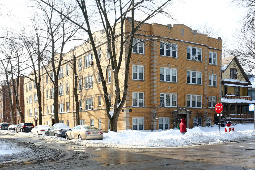 The Vine in Chicago, IL - Building Photo