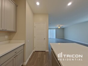 9470 White Fir Grv Ct in Las Vegas, NV - Building Photo - Building Photo