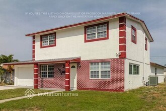 5674 Parke Ave in West Palm Beach, FL - Building Photo - Building Photo