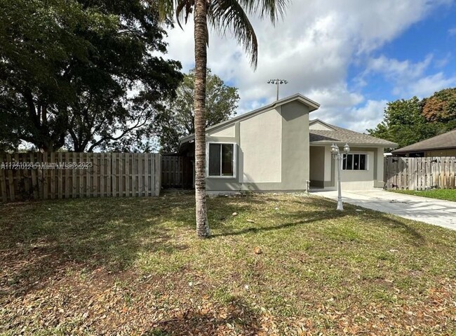 1770 SW 87th Terrace in Miramar, FL - Building Photo - Building Photo