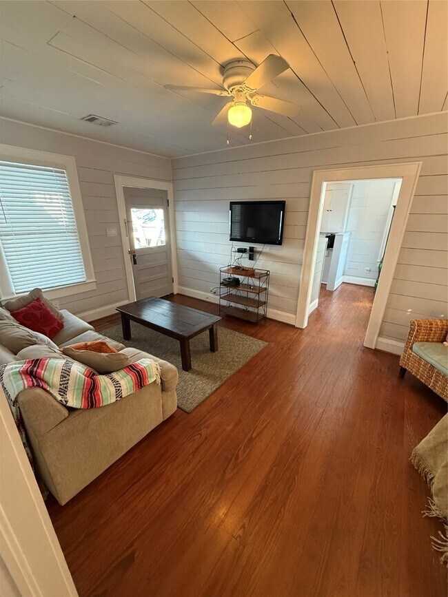 2007 Avenue M in Galveston, TX - Building Photo - Building Photo