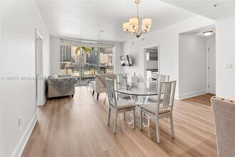 90 SW 3rd St, Unit 1115 in Miami, FL - Building Photo - Building Photo