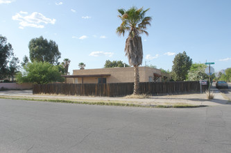 751-755 E Blacklidge Dr in Tucson, AZ - Foto de edificio - Building Photo