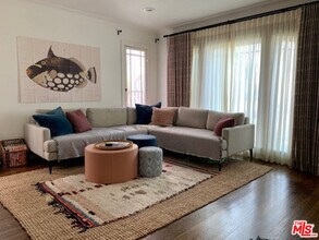2905 Somerset Dr in Los Angeles, CA - Building Photo - Building Photo