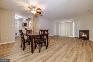 32 Buena Ct in Washington Township, NJ - Building Photo