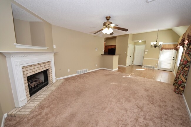 1328 Broadstone Ln in Cordova, TN - Building Photo - Building Photo