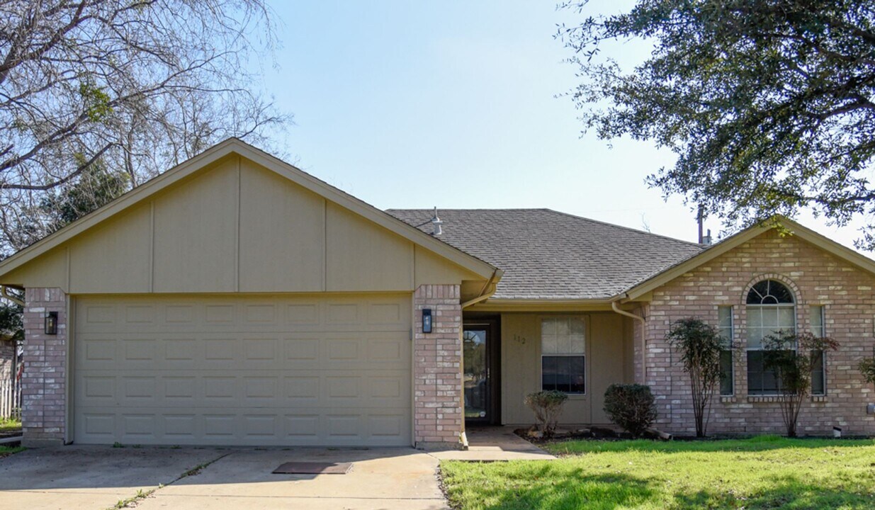 112 Misty View Ln in Roanoke, TX - Building Photo