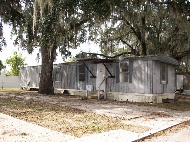 Town & Country Mobile Home Park in Valrico, FL - Building Photo - Building Photo