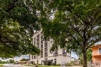 Gables East Apartments in Miami, FL - Foto de edificio - Building Photo
