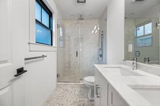 229 E Eagle St in Boston, MA - Building Photo - Building Photo