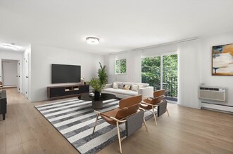 11 Crescent Dr, Unit 10 in Andover, MA - Foto de edificio - Building Photo