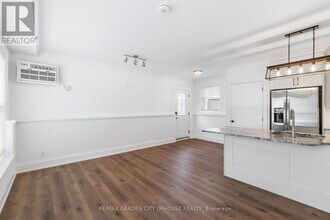 25 Cherry St in St Catharines, ON - Building Photo - Building Photo