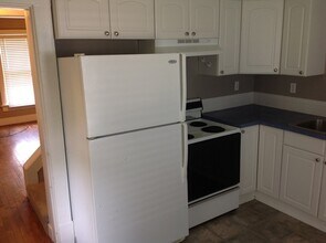 1012 Yuma St in Manhattan, KS - Building Photo - Building Photo