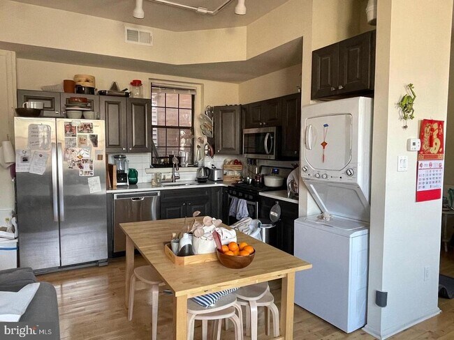 501 S 5th St in Philadelphia, PA - Building Photo - Building Photo