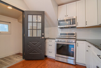 805 Highview Ave in Glen Ellyn, IL - Building Photo - Building Photo